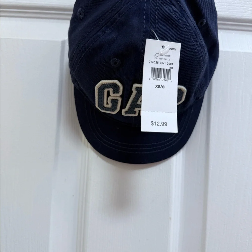NWT GAP Navy Cap with Embroidered Logo, Kids XS/S
